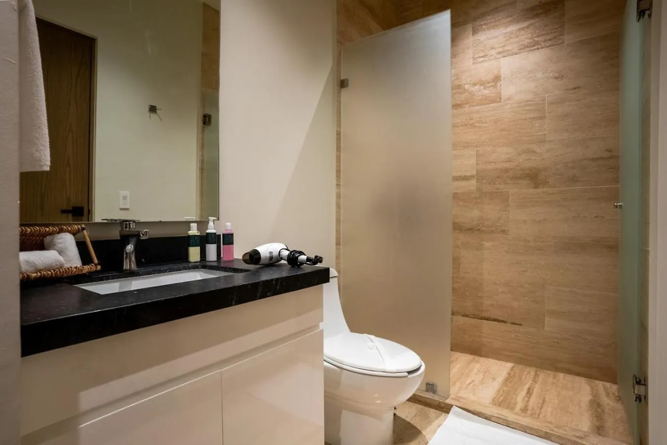 아파트 2Br Condo W/ Rooftop Oceanview & Centric Location 신데 델 카르멘 멕시코