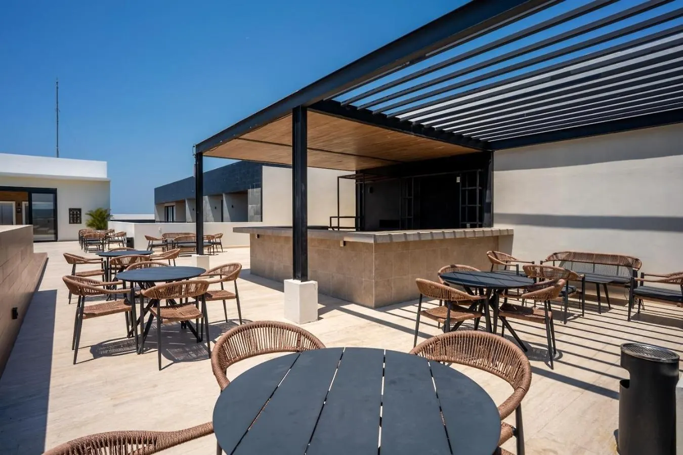 아파트 2Br Condo W/ Rooftop Oceanview & Centric Location 신데 델 카르멘 멕시코